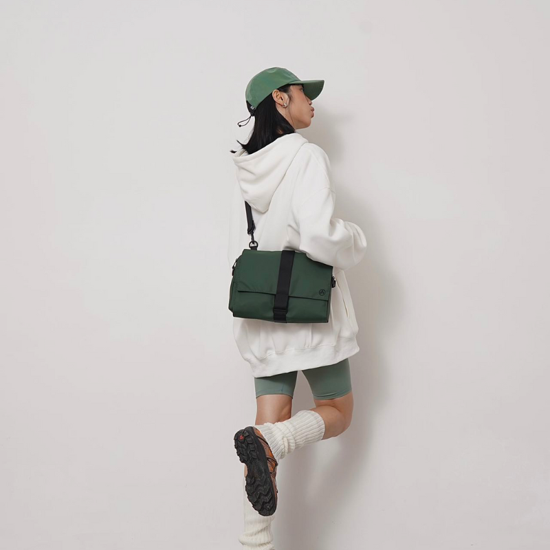 Fasten & Go | Triangle Sling Bag Plus