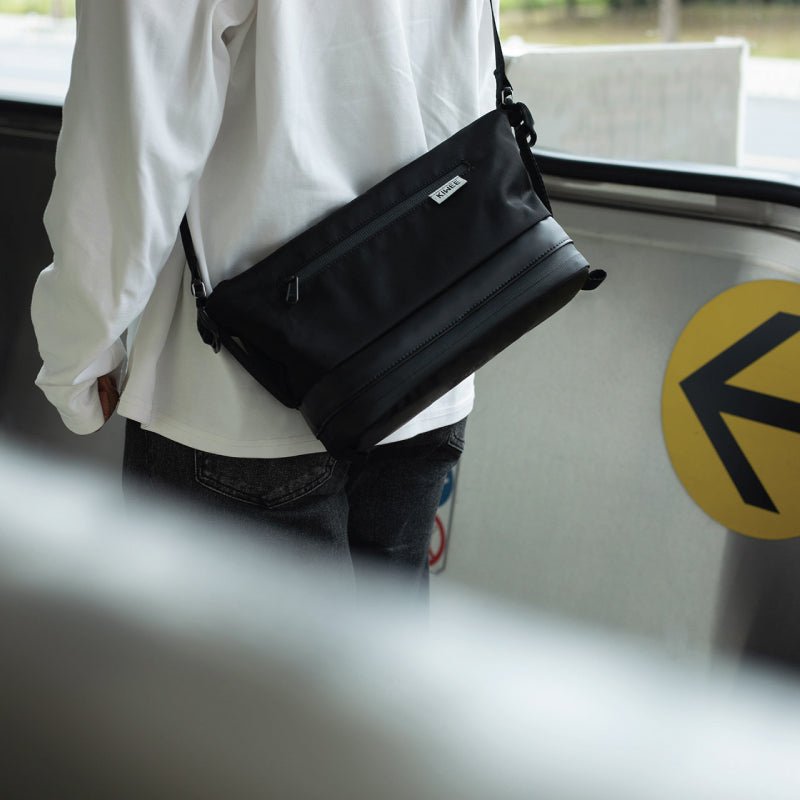 Master Kase Sling Bag to carry the Nintendo Switch - KiweeKiweeSky BlackSling bagMaster Kase Sling Bag to carry the Nintendo Switch bag protective case